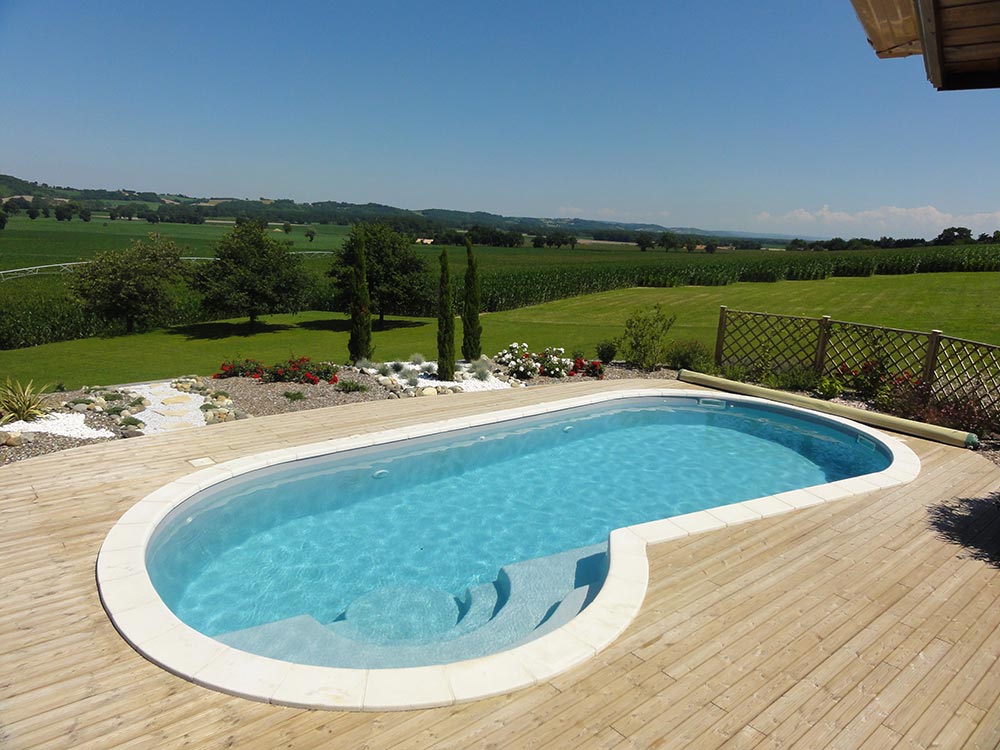 Piscine coque polyester fabrication française - Génération Piscine