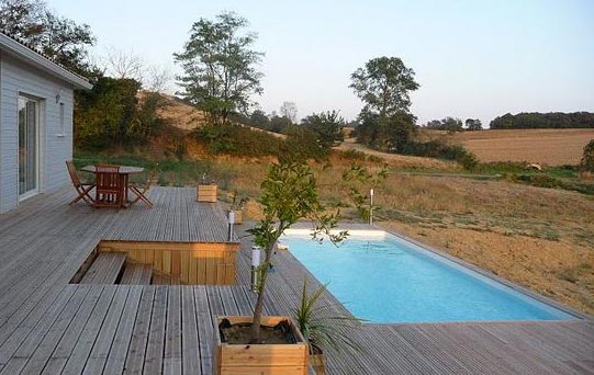 Piscine hors sol, habillage bois - Détente